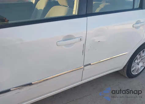 2011 Nissan Sentra 2.0S z USA, uszkodzony, nr VIN 3N1AB6AP6BL716245